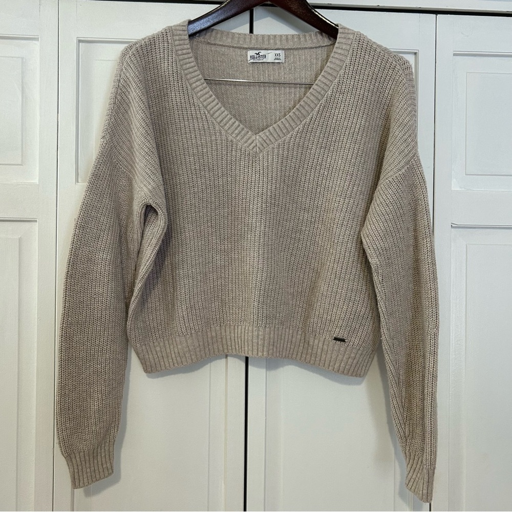 Hollister oversize Taupe V-Neck Sweater